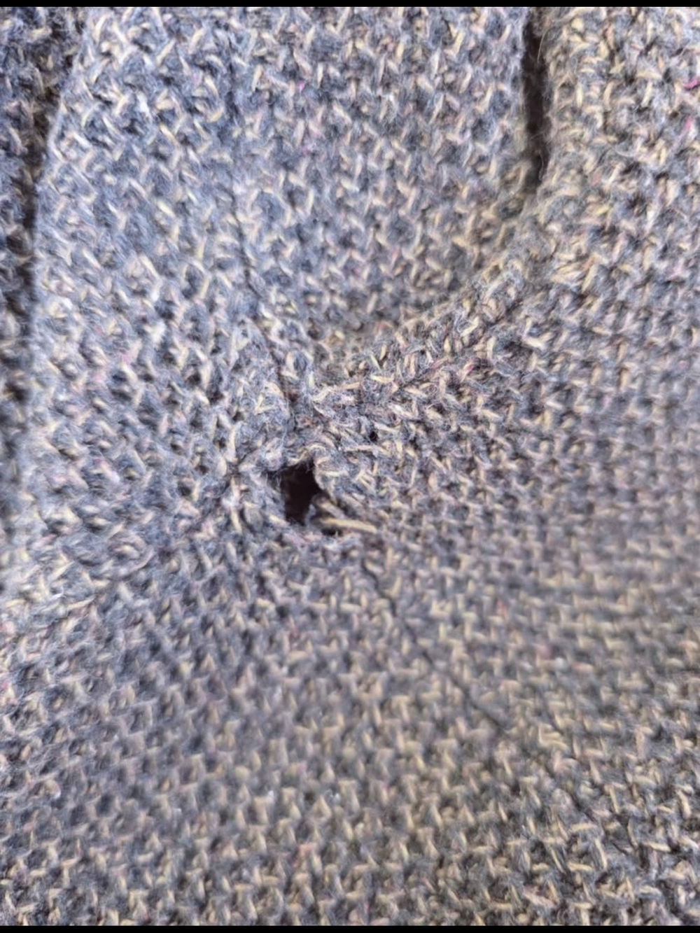 Oscar de la Renta Men's Charcoal Gray Crewneck Henley Sweater - Picture 4 of 4